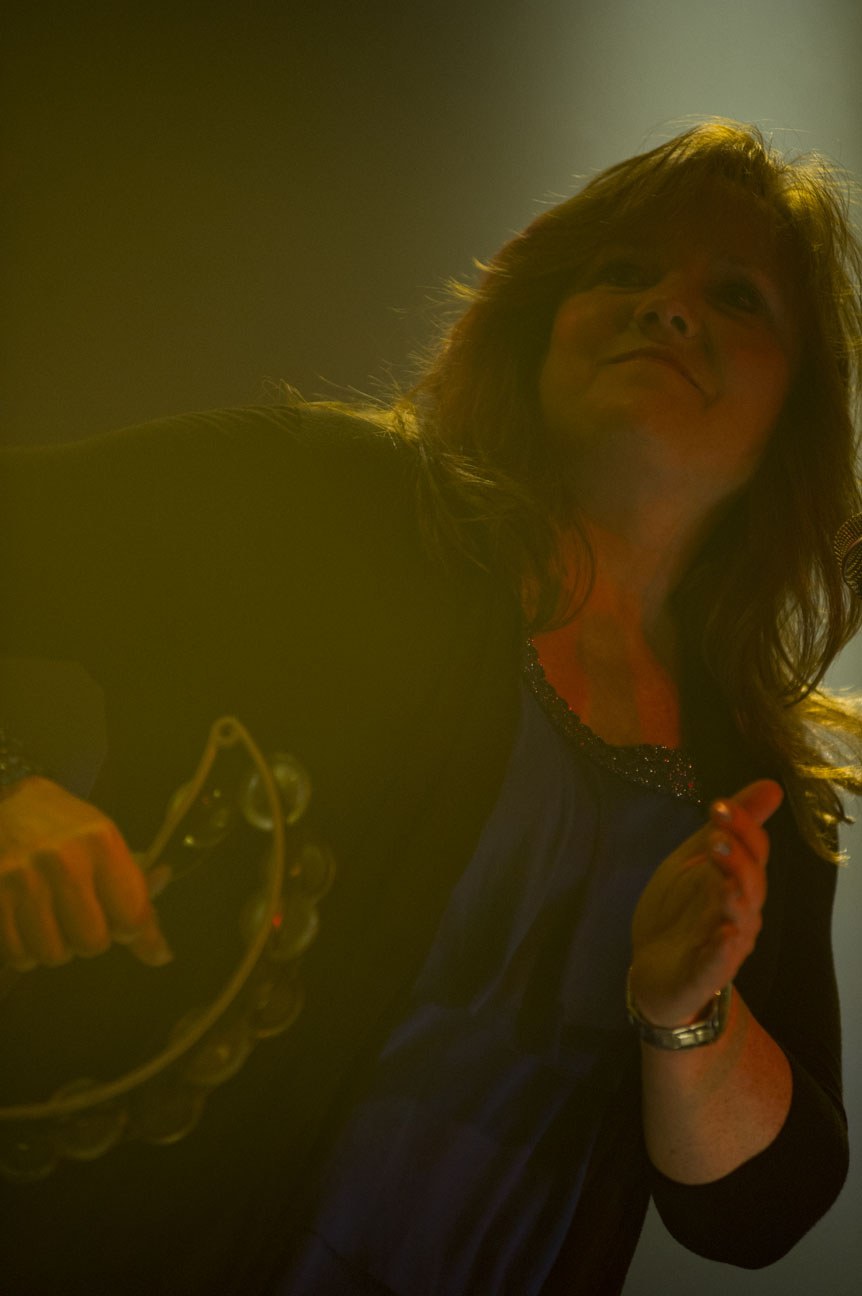 Joan singing close-up
